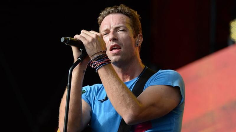 Лідер Coldplay емоційно заспівав хіт Linkin Park у пам'ять Честера Беннінгтона: відео 