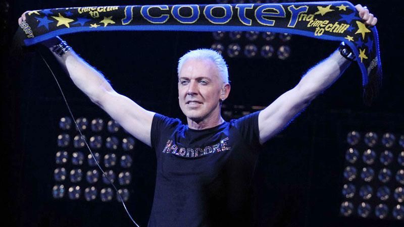 Немецкая группа Scooter прилетела в оккупированный Крым: фотофакт Немецкая группа Scooter прилетела в оккупированный Крым: фотофакт