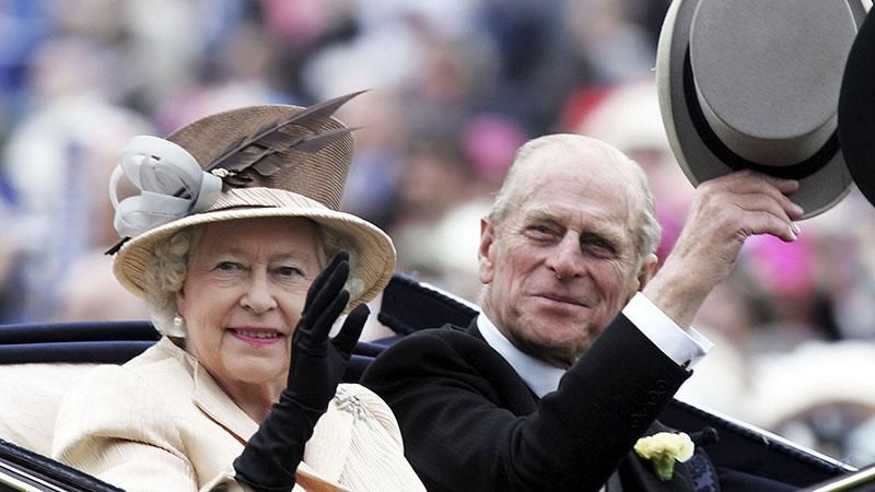 Муж Елизаветы II провел последнюю официальную встречу перед пенсией Муж Елизаветы II провел последнюю официальную встречу перед пенсией