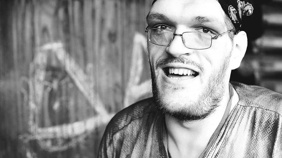 Український музикант Іван Денисенко помер на сцені під час виступу в Естонії Український музикант Іван Денисенко помер на сцені під час виступу в Естонії