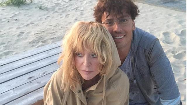 Алла Пугачева призналась, что теряет голос