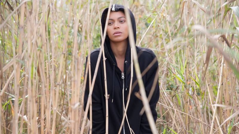 Бейонсе выпустила книгу с фотографиями из личного архива Бейонсе выпустила книгу с фотографиями из личного архива