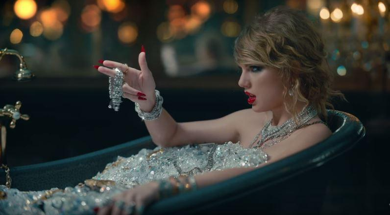 Скандальный клип Тейлор Свифт бьет мировые рекорды просмотров: видео