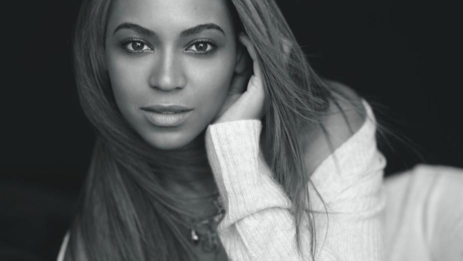 Бейонсе заметили на яхте без макияжа: необычные фото Бейонсе заметили на яхте без макияжа: необычные фото