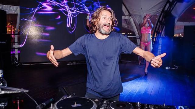 Письменник Фредерік Бегбедер запалив публіку власним діджей-шоу в Києві Письменник Фредерік Бегбедер запалив публіку власним діджей-шоу в Києві