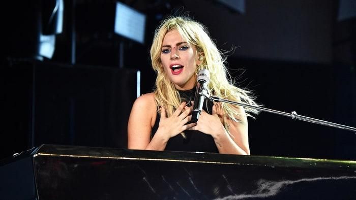 Леді Гага відверто розповіла про непрості стосунки з Мадонною