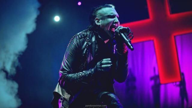 З Мериліном Менсоном стався нещасний випадок: відео інциденту З Мериліном Менсоном стався нещасний випадок: відео інциденту