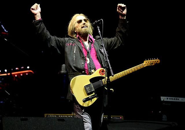 Известный рок-музыкант Том Петти с полной остановкой сердца попал в больницу Известный рок-музыкант Том Петти с полной остановкой сердца попал в больницу