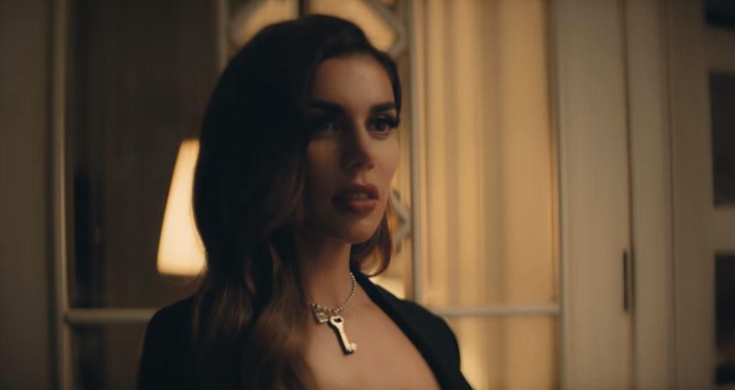 Анна Седокова сняла эмоциональный клип об измене любимого: видео Анна Седокова сняла эмоциональный клип об измене любимого: видео