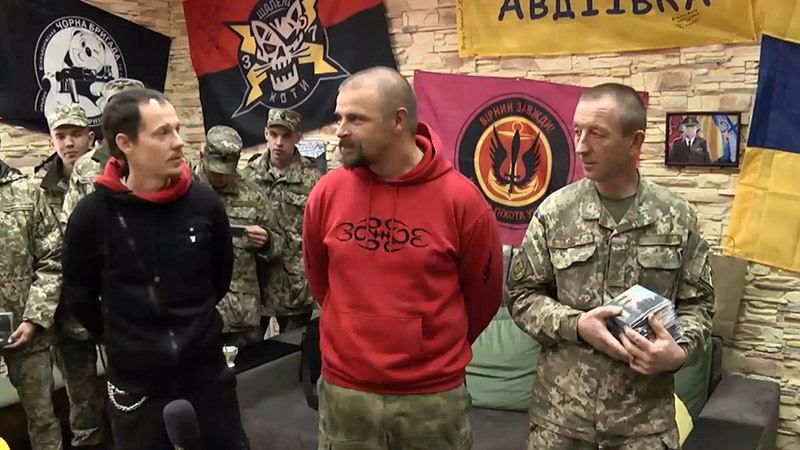 В зону АТО передали уникальный сборник военных песен В зону АТО передали уникальный сборник военных песен