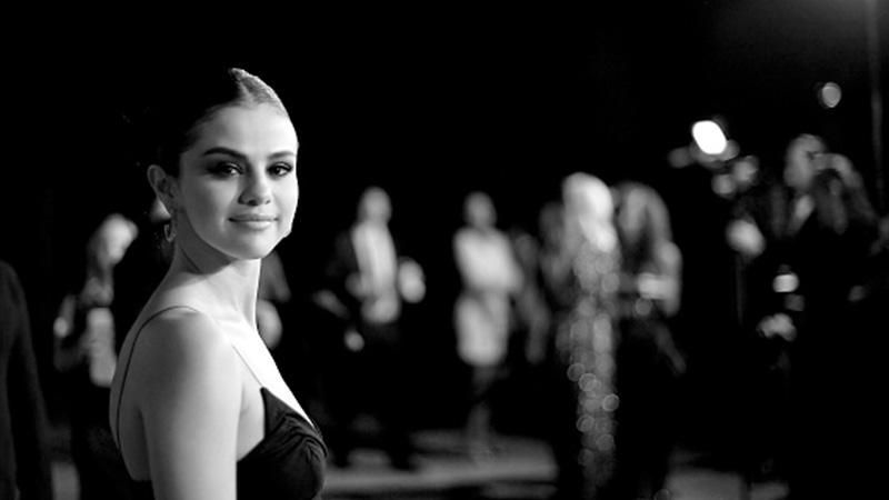 После тяжелой операции Селена Гомес впервые появилась на светском мероприятии: фото После тяжелой операции Селена Гомес впервые появилась на светском мероприятии: фото