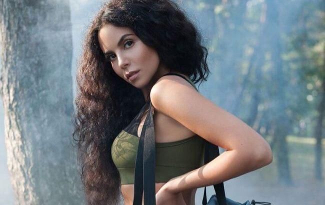 Настя Каменских станцевала эротический танец в крошечном бикини: видео Настя Каменских станцевала эротический танец в крошечном бикини: видео