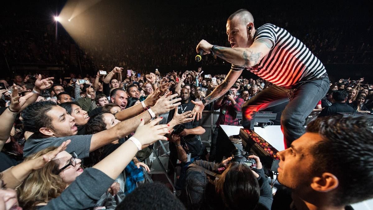 На концерті пам’яті Честера Беннінгтона весь зал заспівав відомий трек Linkin Park: відео