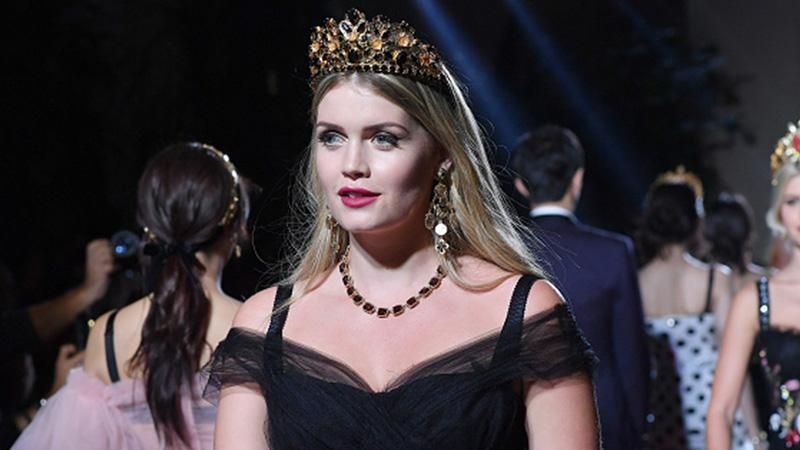 Племінниця принцеси Діани взяла участь в модному показі: яскраві фото Племінниця принцеси Діани взяла участь в модному показі: яскраві фото