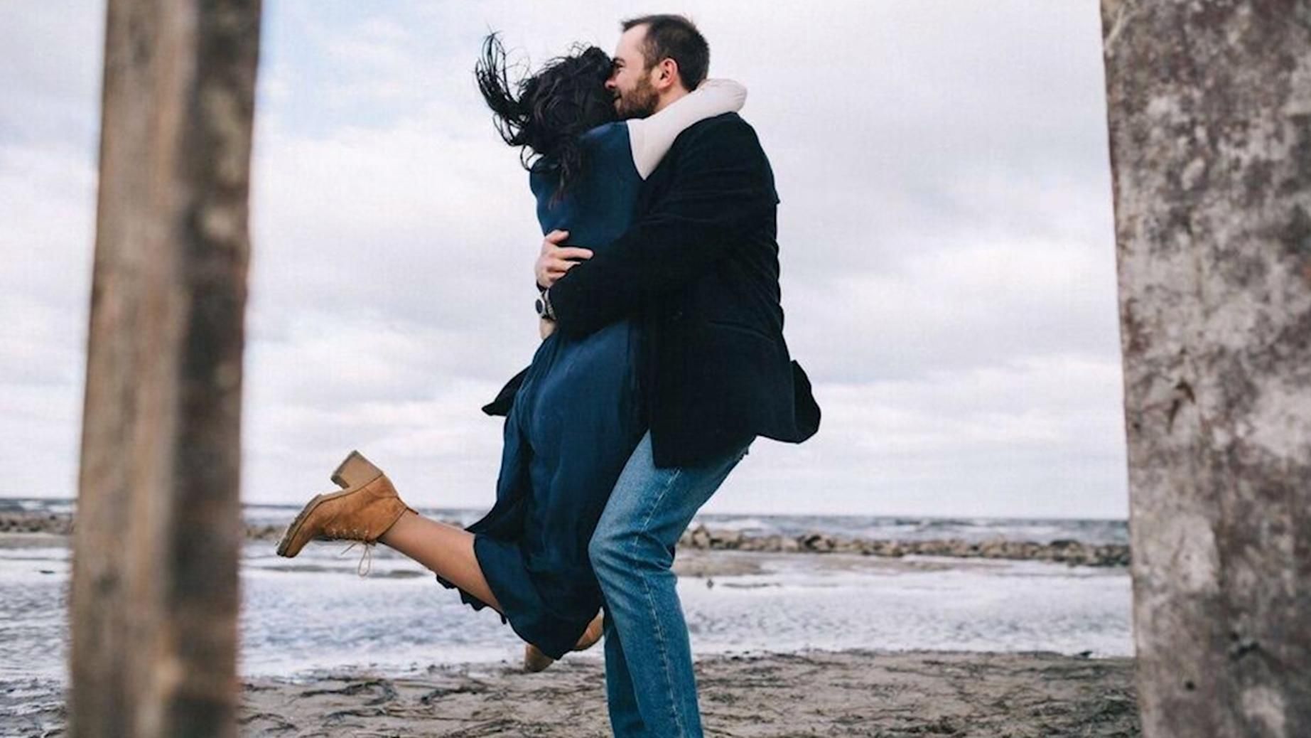 Джамала презентовала лирический видеоклип "Любити" с фотографиями поклонников Джамала презентовала лирический видеоклип "Любити" с фотографиями поклонников