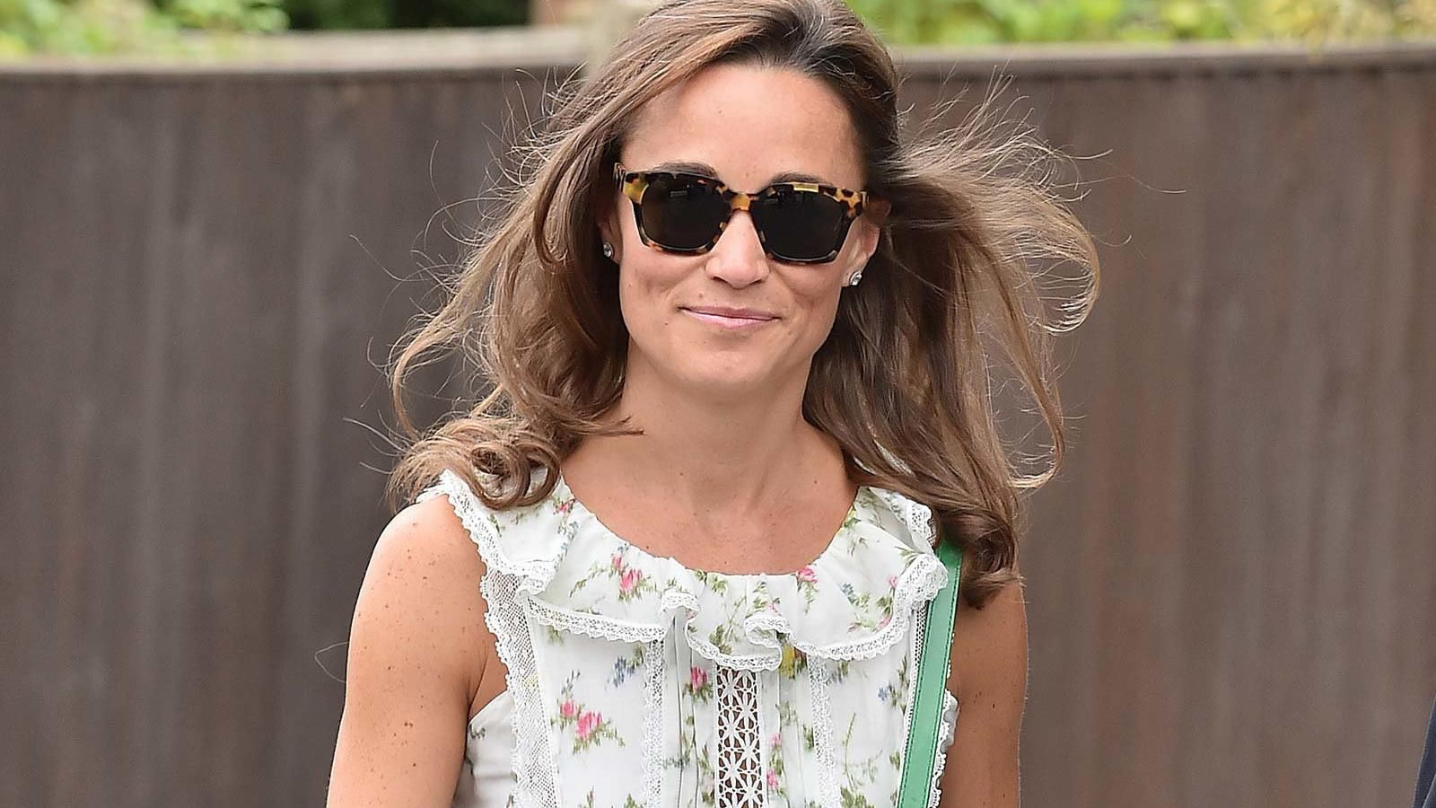 Піппа Міддлтон проїхалась велосипедом по Лондону в стильному образі Піппа Міддлтон проїхалась велосипедом по Лондону в стильному образі