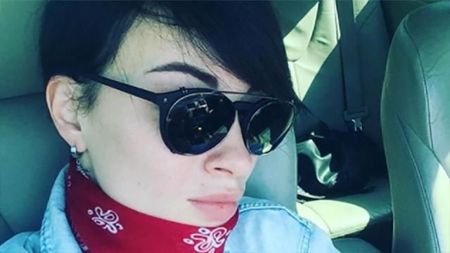 Приходько в новом образе показала, как получила звание заслуженной артистки Украины Приходько в новом образе показала, как получила звание заслуженной артистки Украины