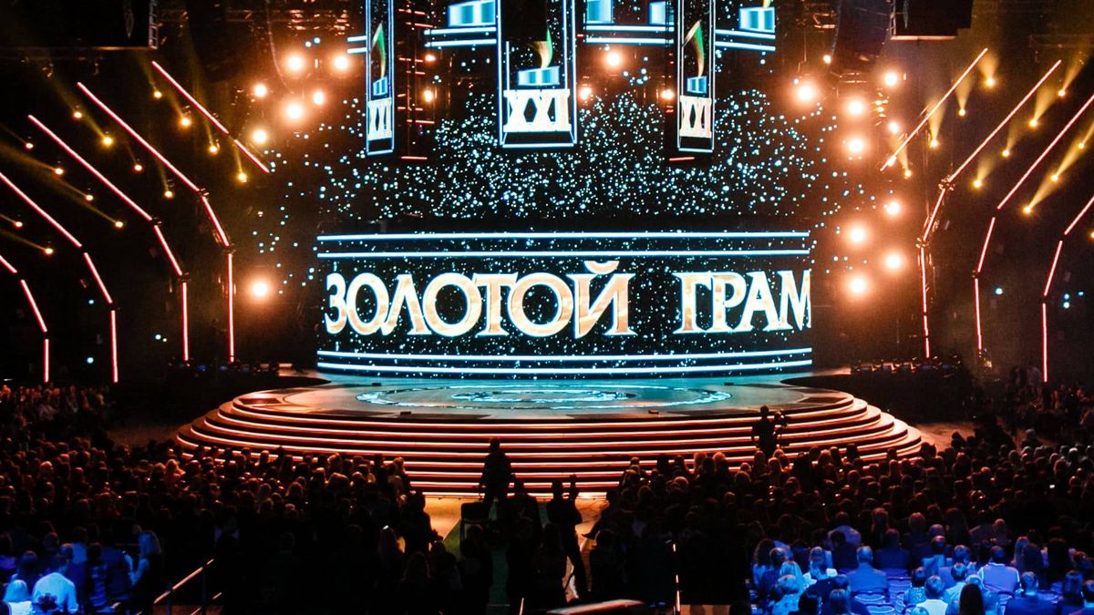 Ватага співаків з України отримали музичні нагороди у Кремлі: вручала навіть Захарова 