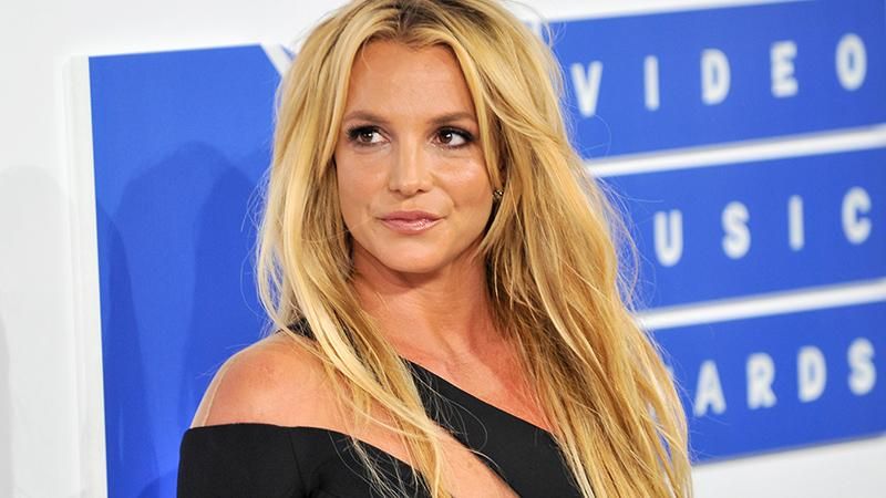 Брітні Спірс показала підтягнуту фігуру в коротких шортах та топі: фото Брітні Спірс показала підтягнуту фігуру в коротких шортах та топі: фото