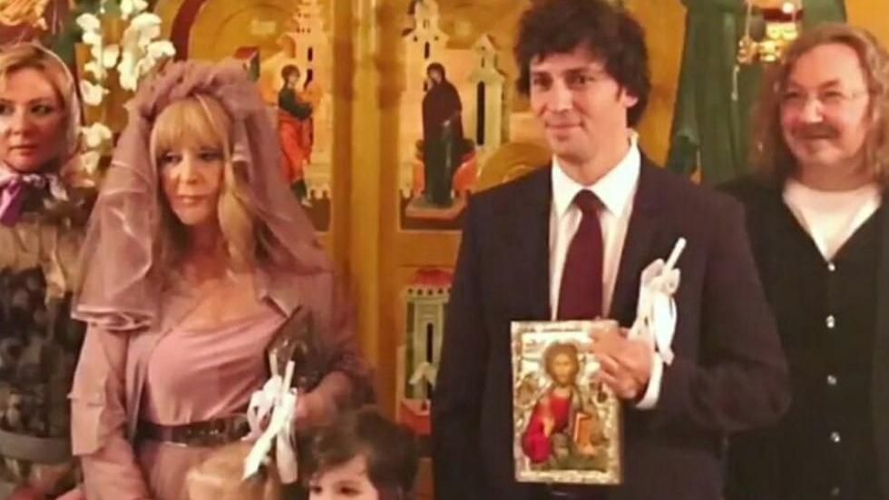 Це осмислене дійство в ім'я любові і вірності, – Пугачова прокоментувала вінчання з Галкіним Це осмислене дійство в ім'я любові і вірності, – Пугачова прокоментувала вінчання з Галкіним