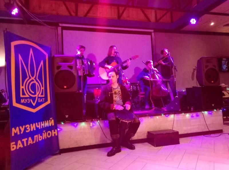 "Музичний батальйон" презентував у Києві збірку пісень "Щедра Коляда"
"Музичний батальйон" презентував у Києві збірку пісень "Щедра Коляда"