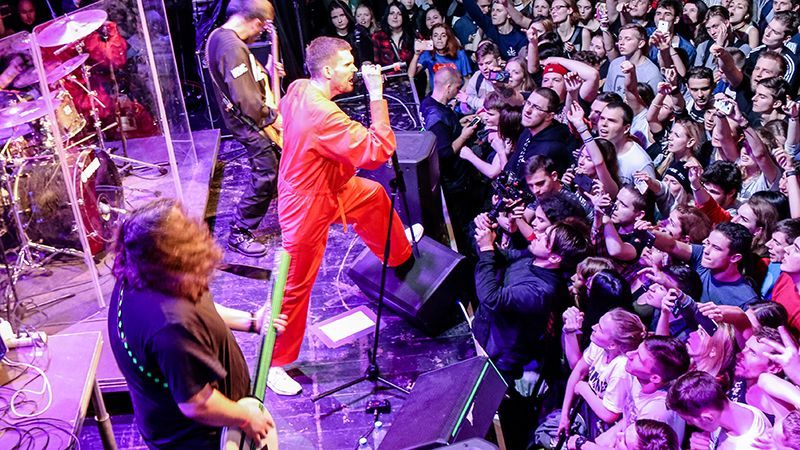 "ФСБ Украины", пацифик и солд-аут: Noize MC сорвал аншлаг в Киеве "ФСБ Украины", пацифик и солд-аут: Noize MC сорвал аншлаг в Киеве