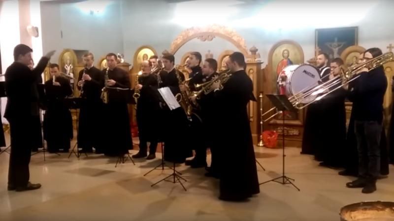 Українська колядка в стилі Queen: відео сучасного виконання