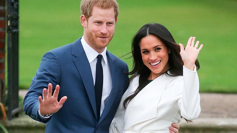 Вперше опублікували офіційні портрети принца Гаррі і Меган Маркл: чарівні фото Вперше опублікували офіційні портрети принца Гаррі і Меган Маркл: чарівні фото