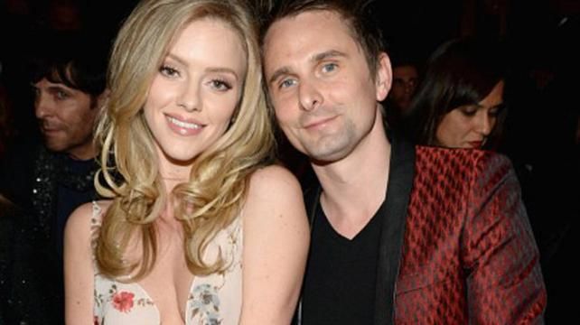 Фронтмен группы Muse сделал предложение звезде Playboy: фото Фронтмен группы Muse сделал предложение звезде Playboy: фото