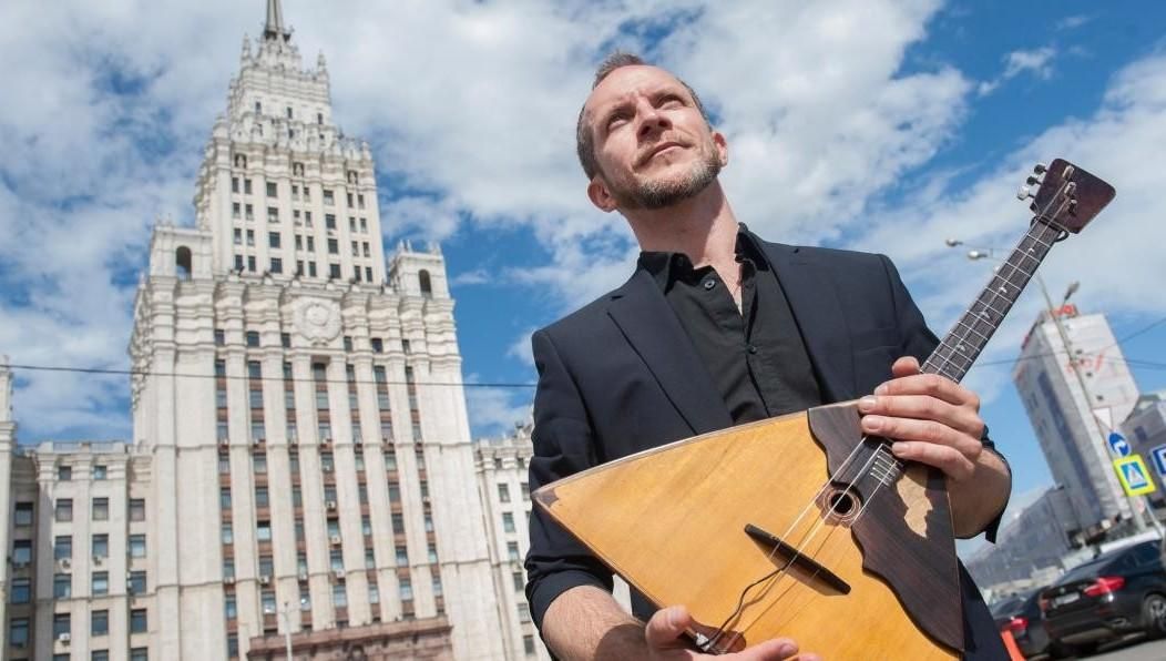 В России зарезали популярного музыканта Дмитрия Калинина