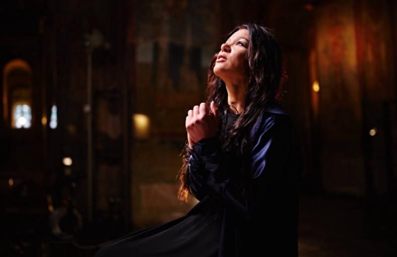 Руслана снялась в волшебной фотосессии в храме: фото Руслана снялась в волшебной фотосессии в храме: фото