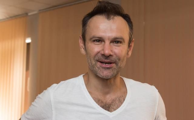 Вакарчук во Львове на Рождество полакомился особым кофе: фото Вакарчук во Львове на Рождество полакомился особым кофе: фото