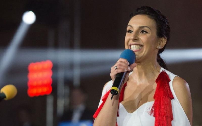 Джамала показала архівні фото з юності
Джамала показала архівні фото з юності