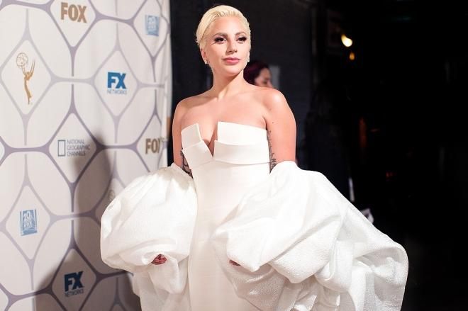 Леди Гага похвасталась стройной фигурой в купальнике: фото