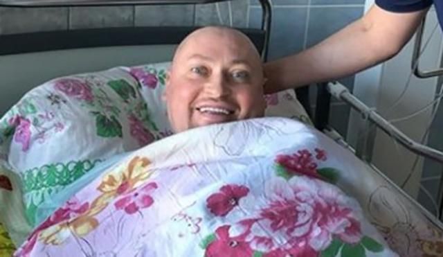 Російський співак Шура переніс важку операцію і записав відео після неї Російський співак Шура переніс важку операцію і записав відео після неї