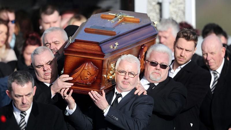 Вокалистку группы The Cranberries Долорес О'Риордан похоронили под легендарные песни: фото