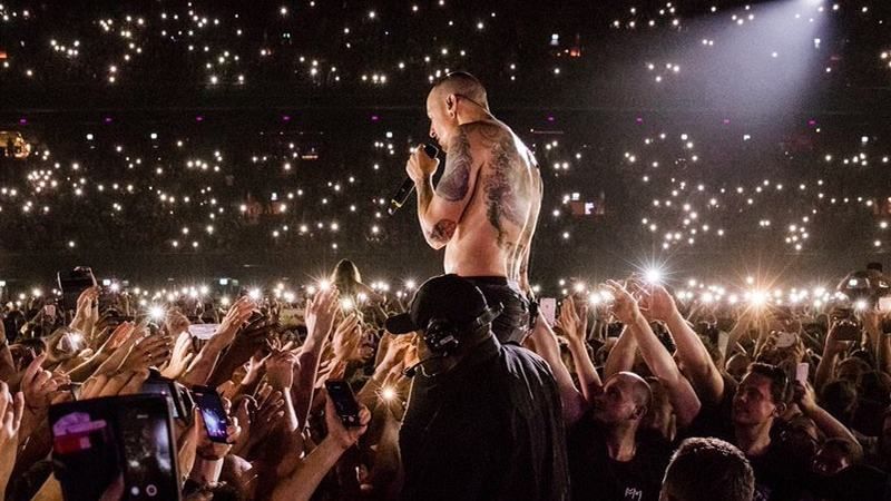 Музыкант Linkin Park выпустил мини-альбом в память о Честере Беннингтоне
