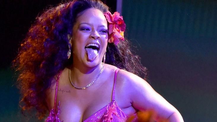 Выступление Рианны на Грэмми 2018 стало мемом: фото и видео Выступление Рианны на Грэмми 2018 стало мемом: фото и видео