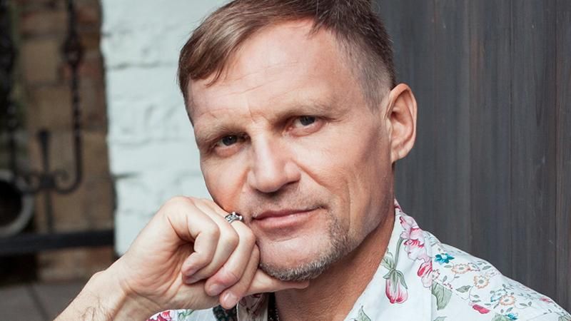 Олег Скрипка показав, як розважається на відпочинку у французьких Альпах Олег Скрипка показав, як розважається на відпочинку у французьких Альпах