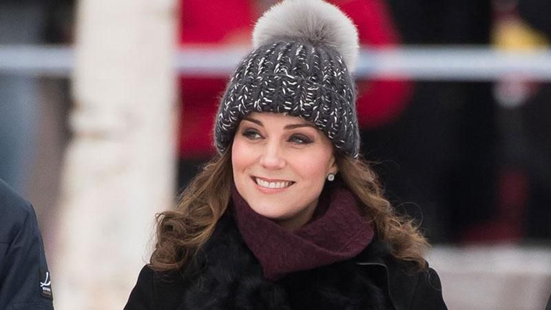 Кейт Миддлтон осудили в сети за помпон из натурального меха: фото Кейт Миддлтон осудили в сети за помпон из натурального меха: фото