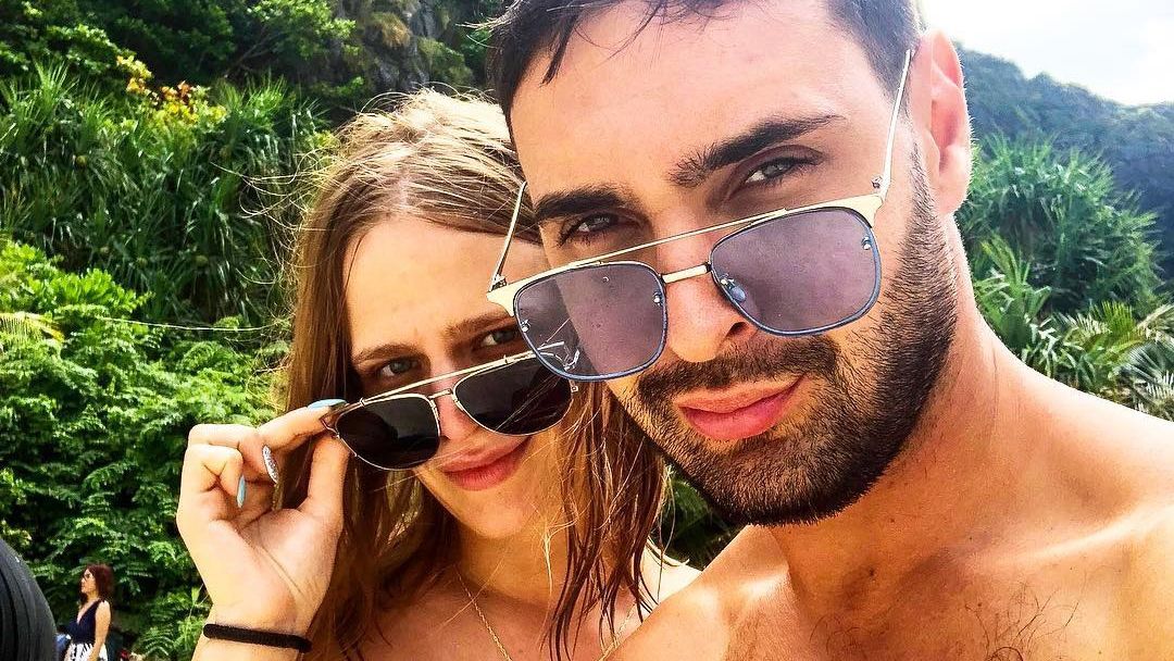 Віталій Козловський розповів, що за дівчина була з ним у Таїланді Віталій Козловський розповів, що за дівчина була з ним у Таїланді