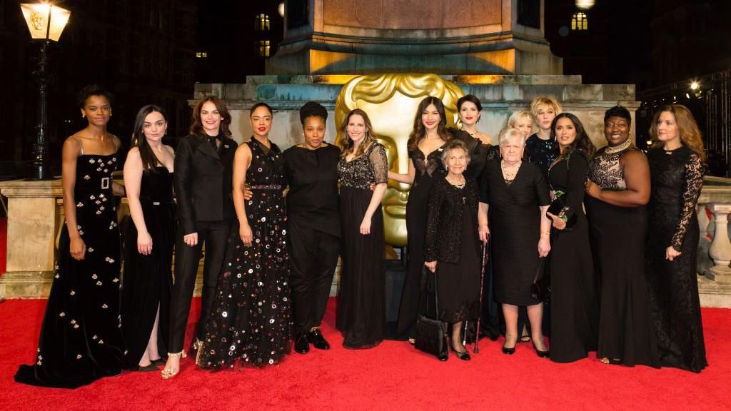 BAFTA Awards 2018: фото найкращих образів зірок з червоної доріжки