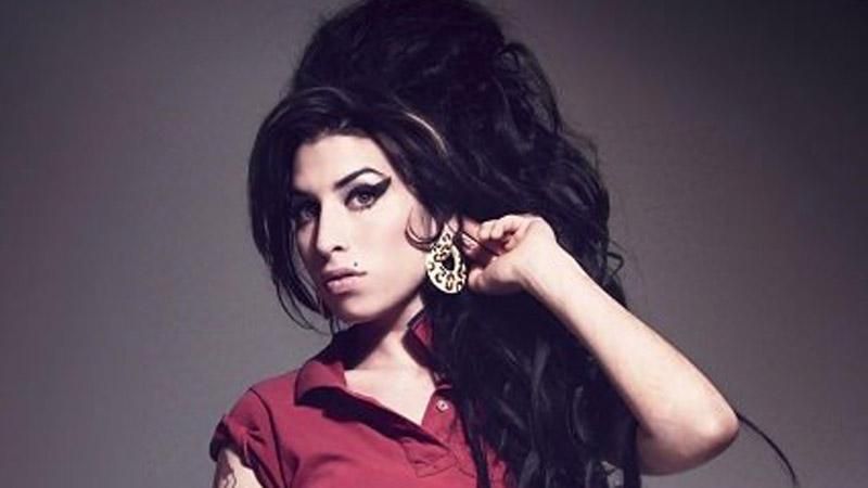 Неизданная песня Эми Уайнхауз покоряет сеть Неизданная песня Эми Уайнхауз покоряет сеть