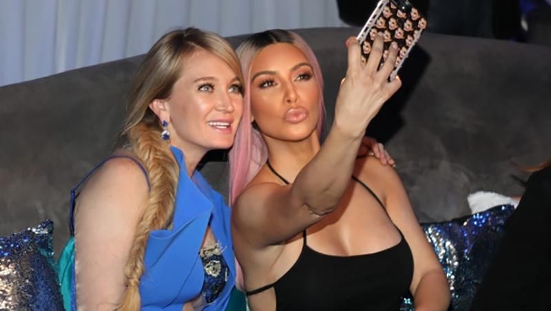 Экс-секретарь Пискуна пригласила на вечеринку Ким Кардашян: фотофакт Экс-секретарь Пискуна пригласила на вечеринку Ким Кардашян: фотофакт