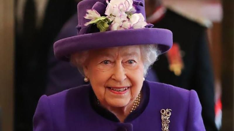 Королева Єлизавета ІІ зачарувала весняним яскравим образом: чарівні фото
