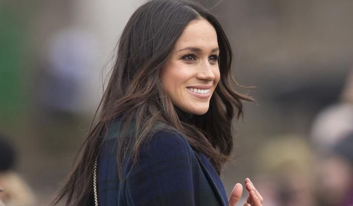 Після зміни конфесії на руці Меган Маркл помітили підвіску з діамантовим хрестом: фото Після зміни конфесії на руці Меган Маркл помітили підвіску з діамантовим хрестом: фото