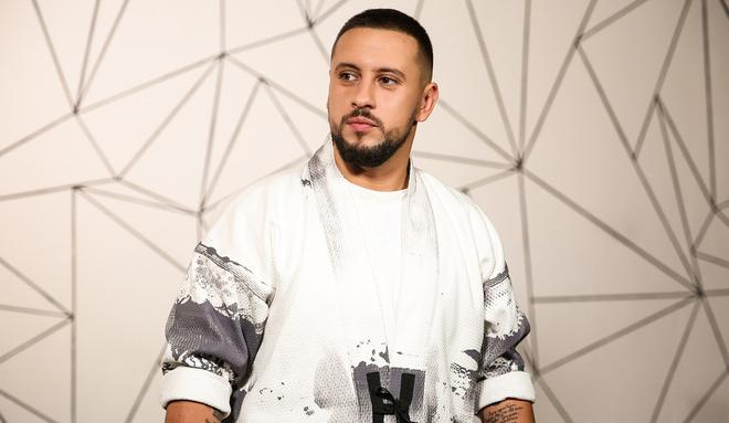 Monatik упал со сцены прямо во время концерта: курьезное видео