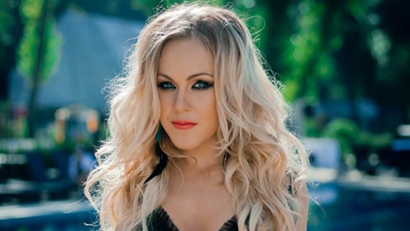 Співачка Alyosha показала фото зі своїми синами Співачка Alyosha показала фото зі своїми синами