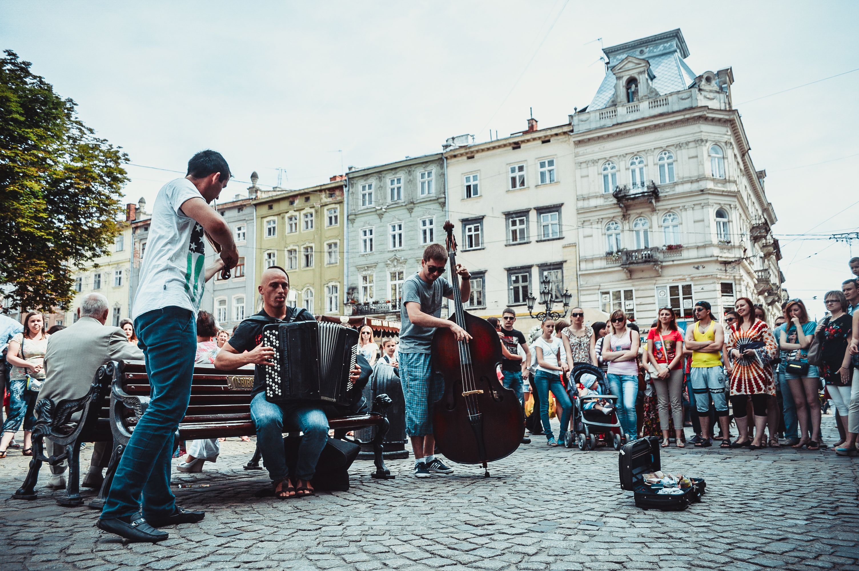 Кому "не угодили" уличные музыканты во Львове