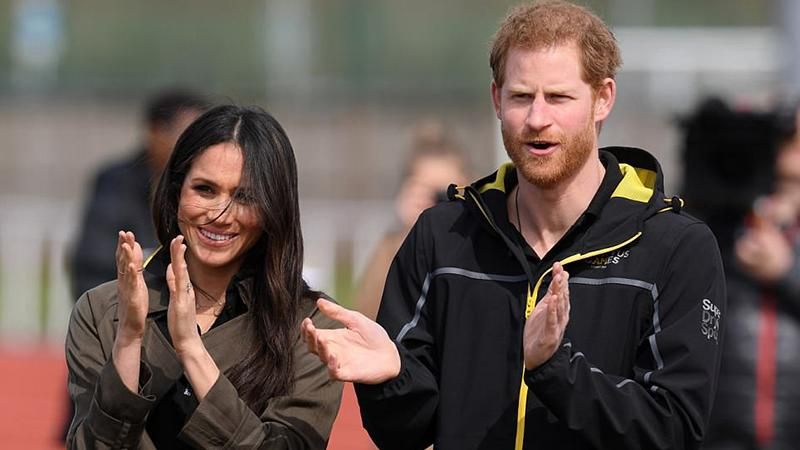 Новый выход Меган Маркл и принца Гарри: элегантность и искренние эмоции Новый выход Меган Маркл и принца Гарри: элегантность и искренние эмоции